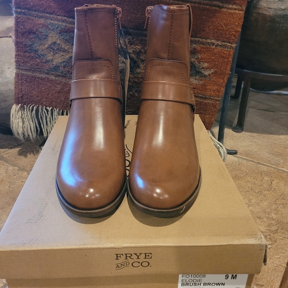 Frye Brown Ankle Boots - Picture 1 of 3